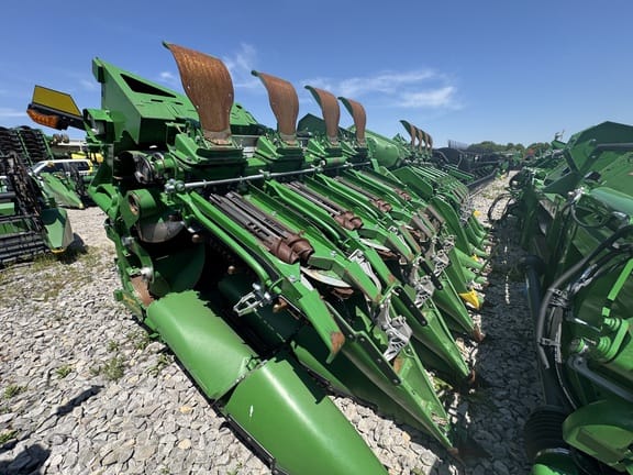 2025 John Deere C18F Equipment Image0
