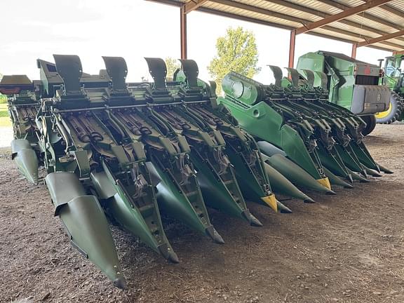 Image of John Deere C18F Primary image