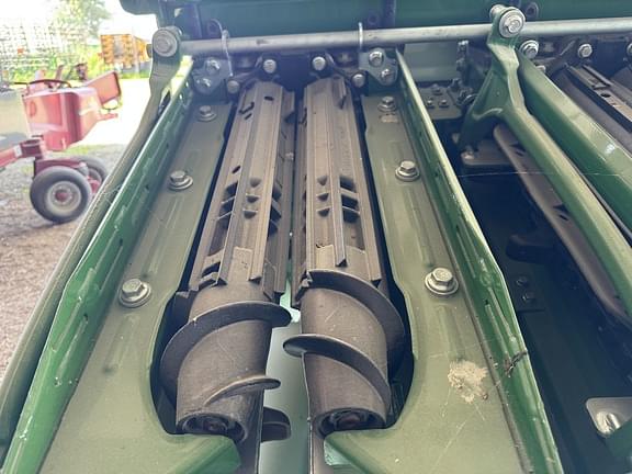 Image of John Deere C18F equipment image 3
