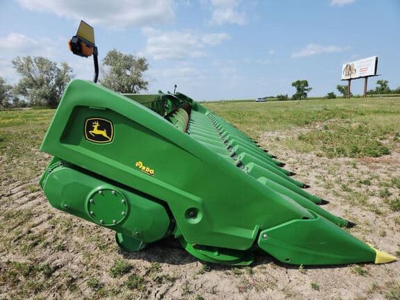 Image of John Deere C18R equipment image 1
