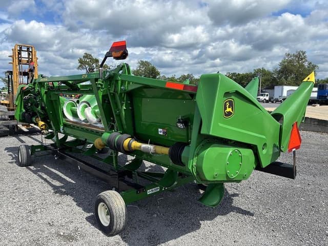Image of John Deere C8F equipment image 3