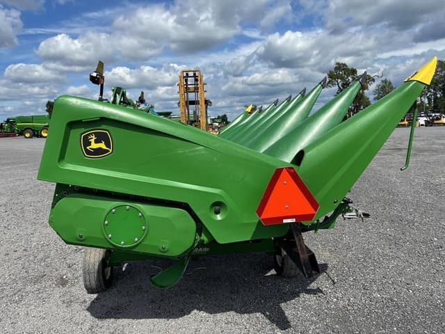 Image of John Deere C8F equipment image 2