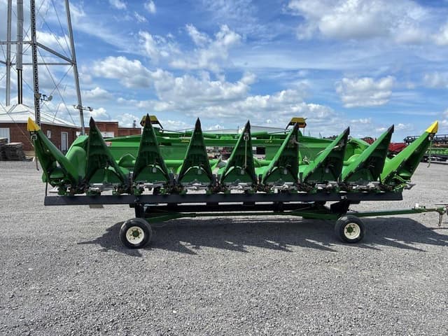 Image of John Deere C8F equipment image 4