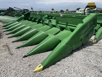 Main image John Deere C8R