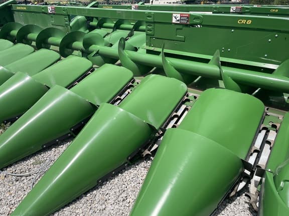 Image of John Deere C8R equipment image 2