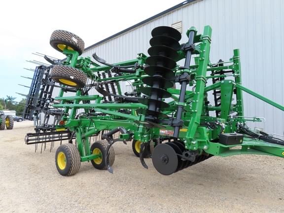 Image of John Deere CC19 equipment image 3