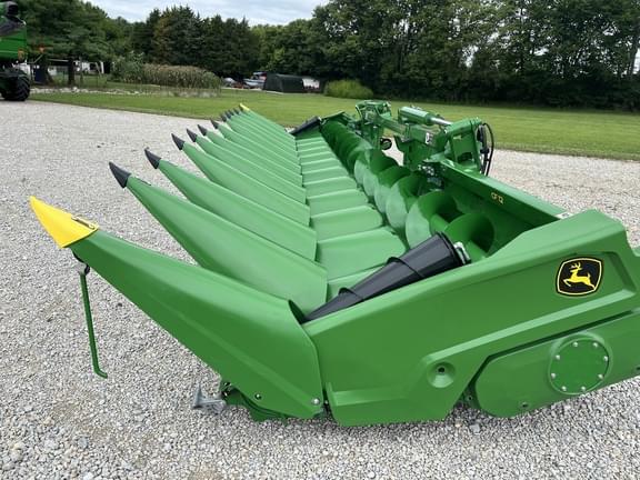 Image of John Deere CF12 equipment image 1