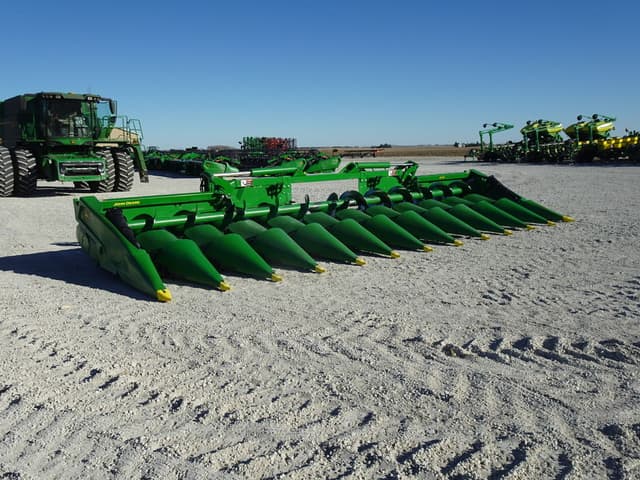 Image of John Deere CF12 equipment image 1