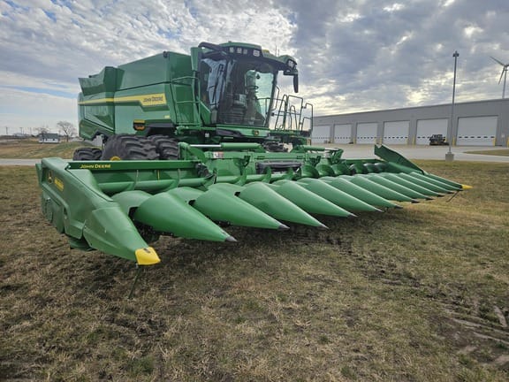 2025 John Deere CF12 Equipment Image0
