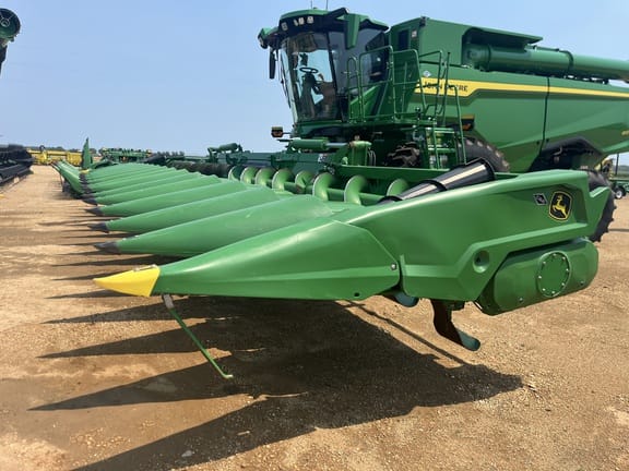2025 John Deere CF16 Equipment Image0