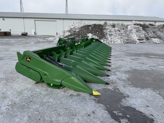 2025 John Deere CF16 Equipment Image0