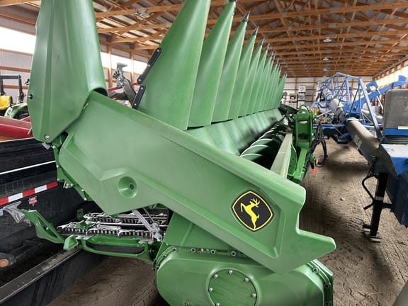 2025 John Deere CF16 Equipment Image0