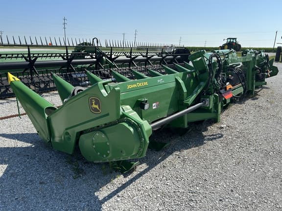 Image of John Deere C12F equipment image 1