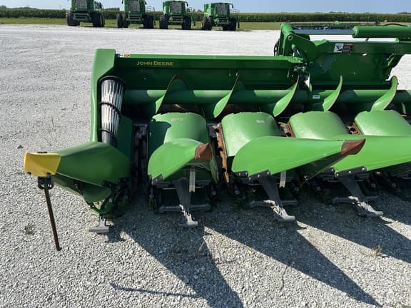 Image of John Deere C12F equipment image 3