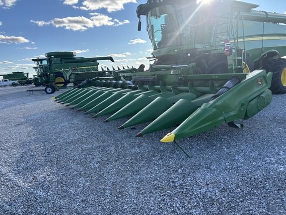 Image of John Deere C12F Primary image