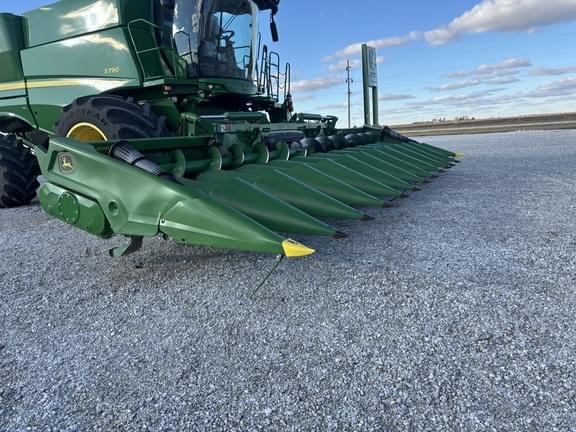 Image of John Deere C12F equipment image 1