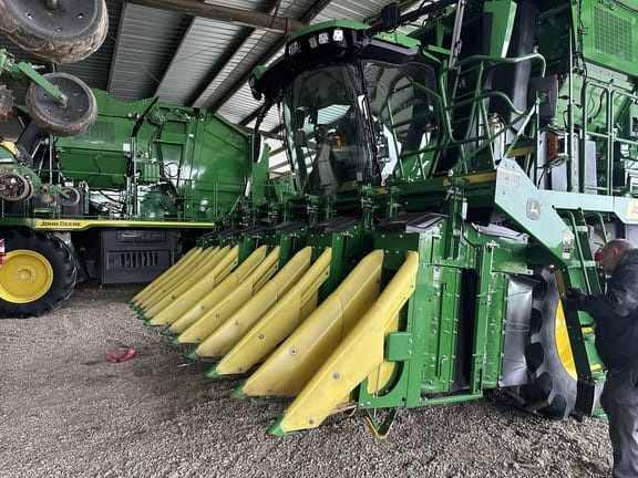 2025 John Deere CP770 Equipment Image0