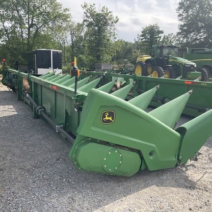 Image of John Deere CR12 equipment image 4