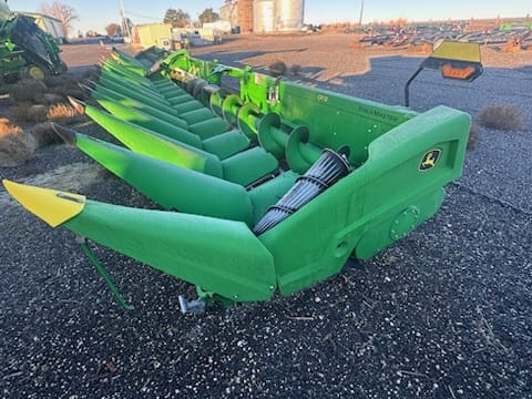 2025 John Deere CR12 Equipment Image0