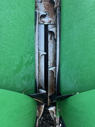 Image of John Deere CR12 equipment image 1