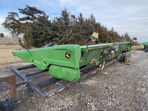 2025 John Deere CR12 Equipment Image0