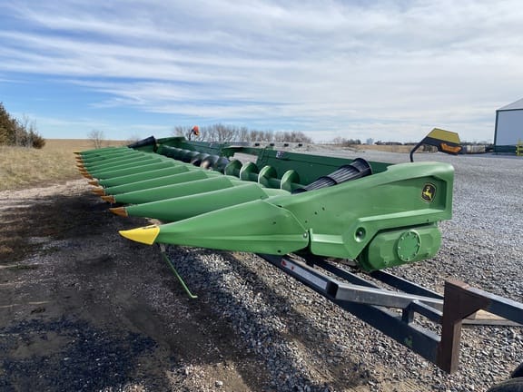 2025 John Deere CR12 Equipment Image0