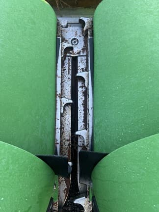 Image of John Deere CR12 equipment image 2