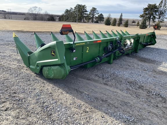 Image of John Deere CR12 equipment image 3