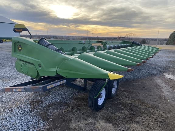 Image of John Deere CR12 equipment image 2