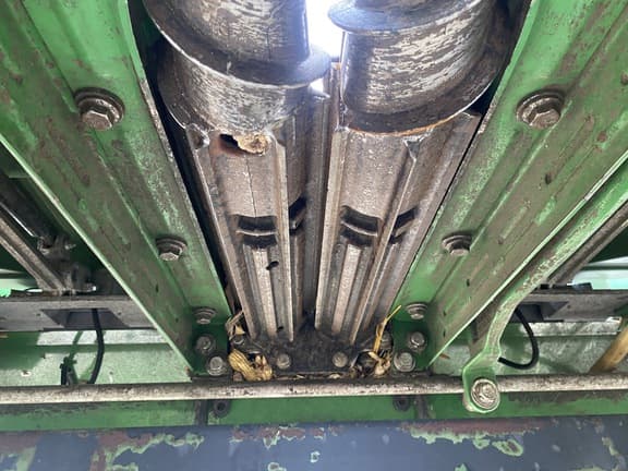 Image of John Deere CR12 equipment image 4