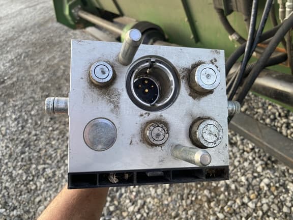 Image of John Deere CR12 equipment image 3