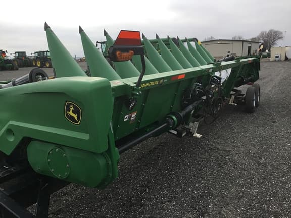 Image of John Deere CR12 equipment image 1