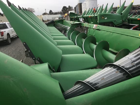 Image of John Deere CR12 equipment image 3