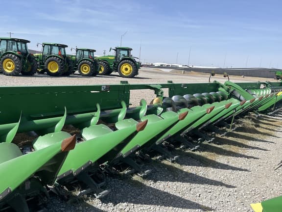 Image of John Deere CR12 equipment image 2