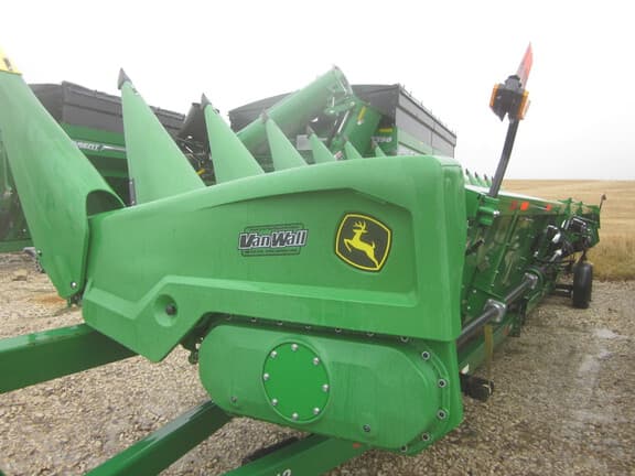 Image of John Deere CR16 equipment image 1