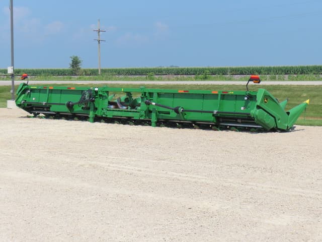 Image of John Deere CR16 equipment image 4