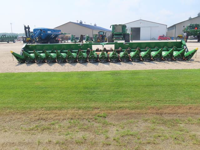 Image of John Deere CR16 equipment image 1