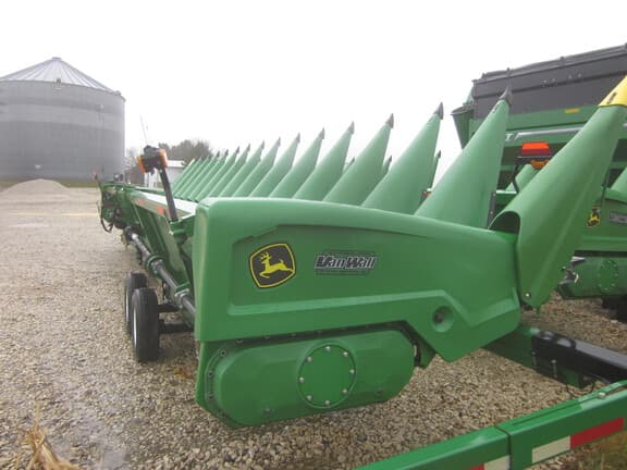 Image of John Deere CR16 equipment image 1