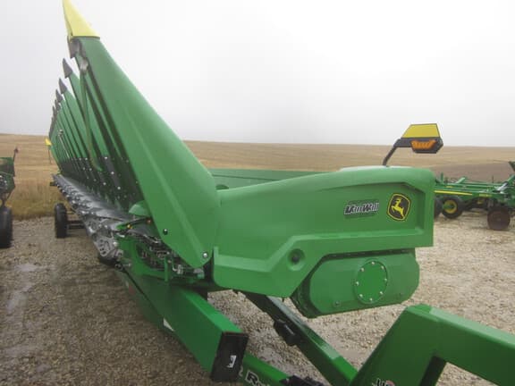 Image of John Deere CR16 equipment image 2