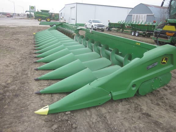 Image of John Deere CR16 equipment image 2
