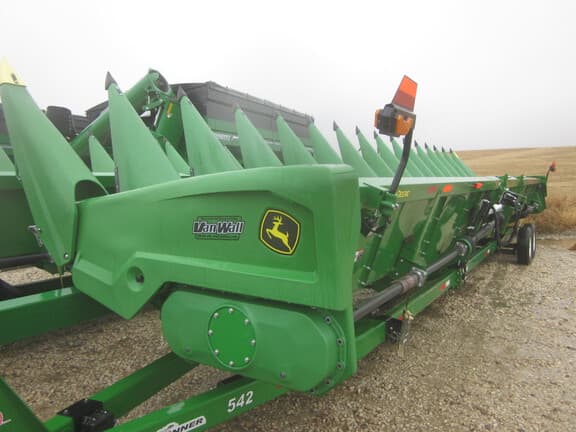 Image of John Deere CR16 equipment image 3