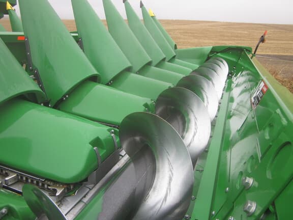 Image of John Deere CR16 equipment image 4