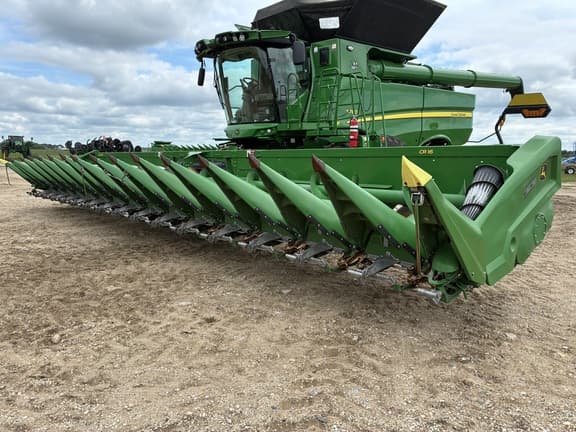 Image of John Deere CR16 equipment image 1
