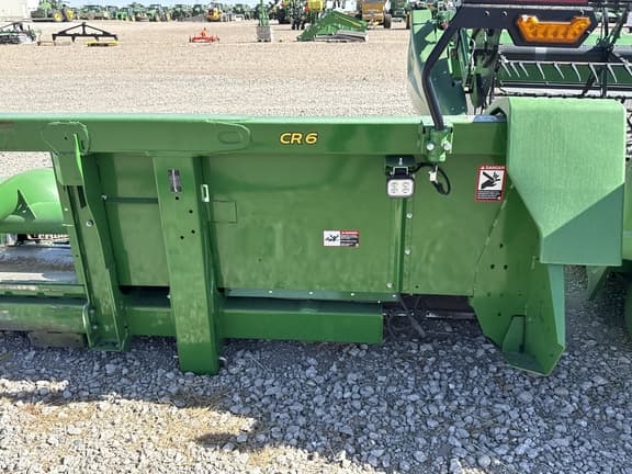 Image of John Deere CR6 equipment image 2