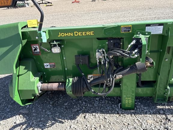 Image of John Deere CR6 equipment image 1