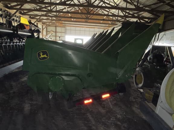 Image of John Deere CR 8 equipment image 3