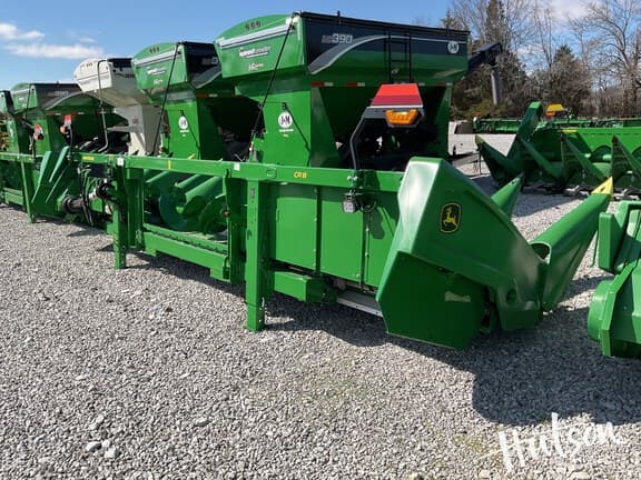 Image of John Deere CR8 equipment image 4