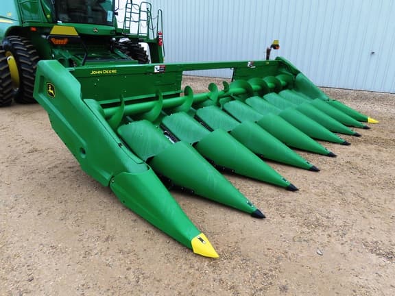 Image of John Deere CR 8 Primary image