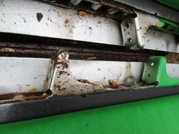 Image of John Deere CR 8 equipment image 2