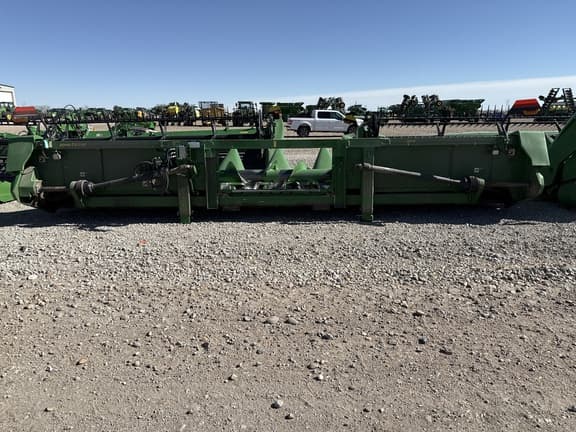 Image of John Deere CR8 equipment image 2